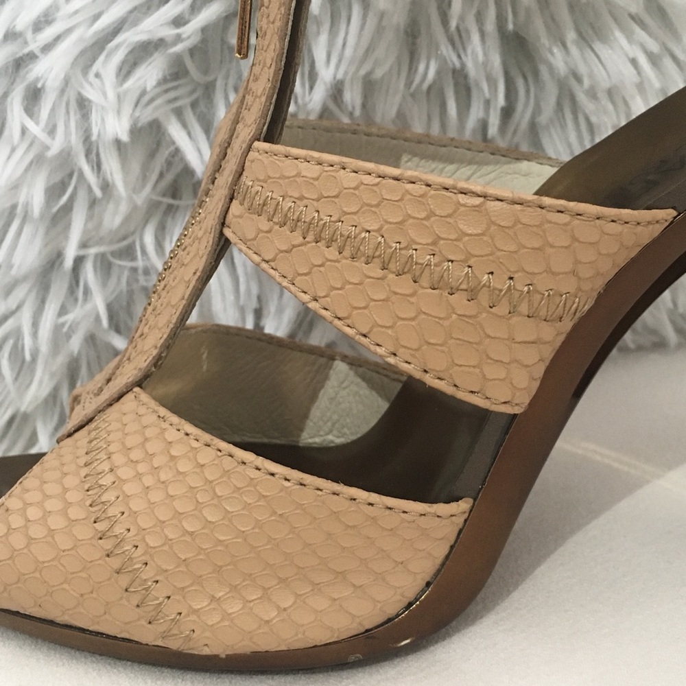 NWOB Michael Kors Tan/Bronze Zip Sandals - Picture 7 of 7